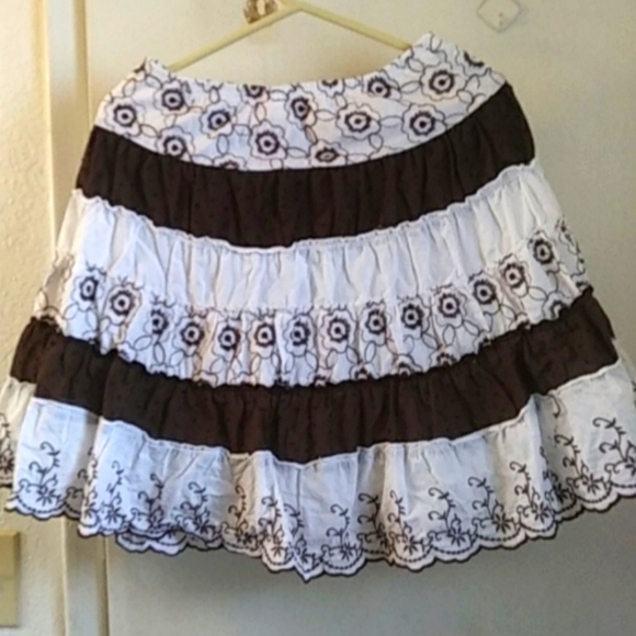 Joe Benbasset Dresses & Skirts - Joe Benbasset Brown and white floral skirt M❤